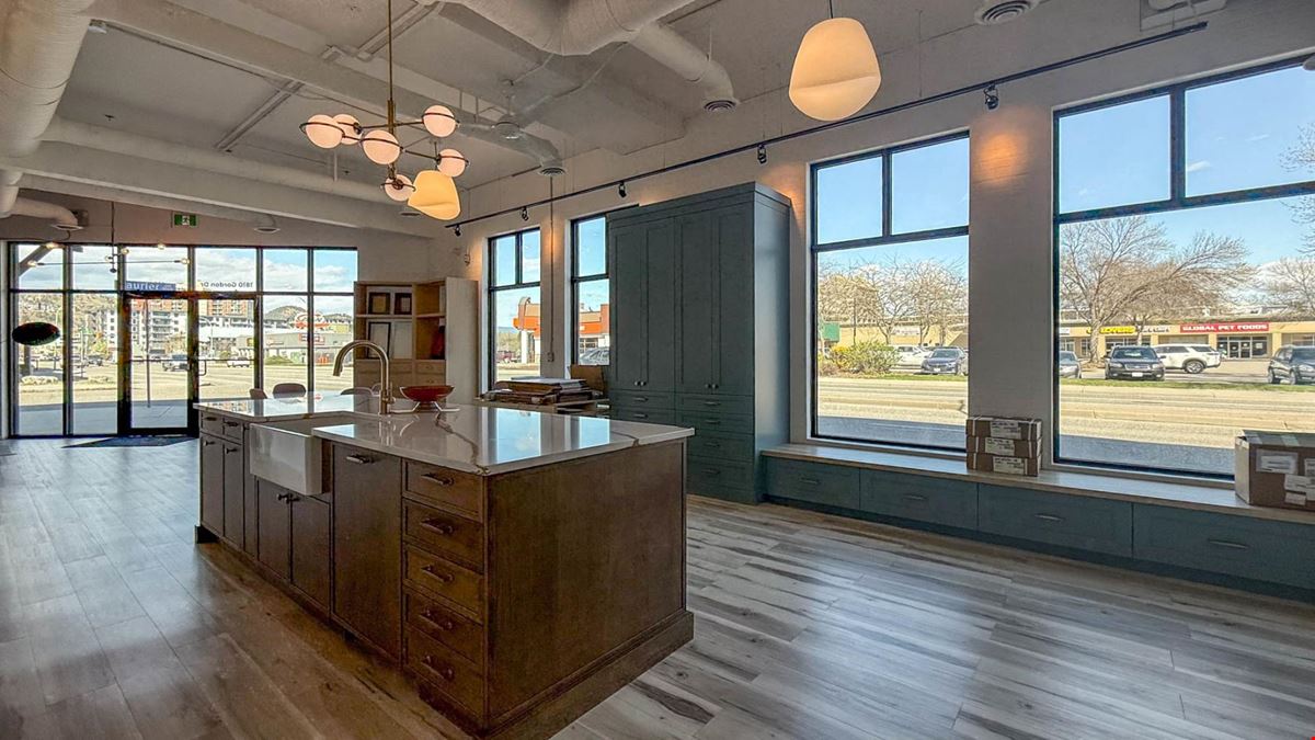 Excellent opportunity to sublease a high-profile retail unit in the Capri-Landmark area.
