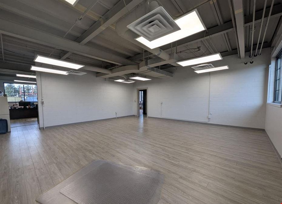 6035 N Knoxville Ave - Suites 103  & 105