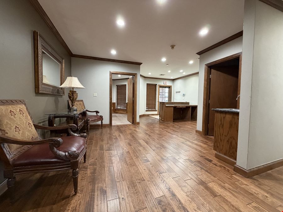 1103 Sovereign Row