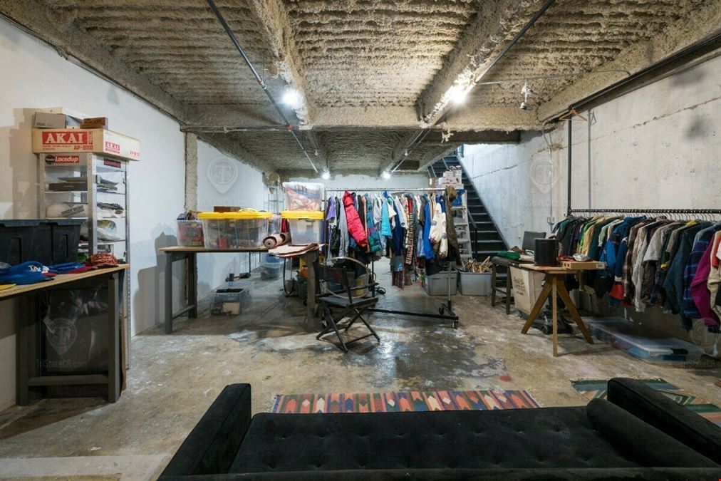 950 SF | 364 Bedford Ave | Built-Out Retail Space for Lease