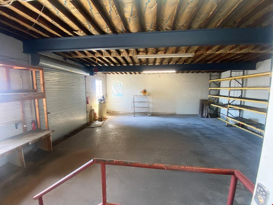 500 W Commercial Ave