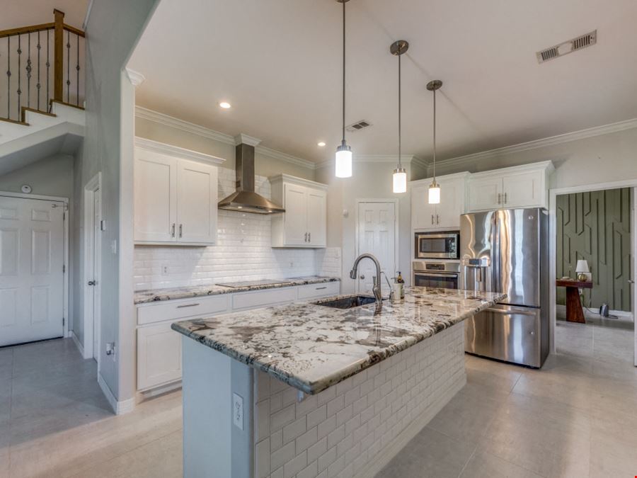 10711 Hidden Lake Ln