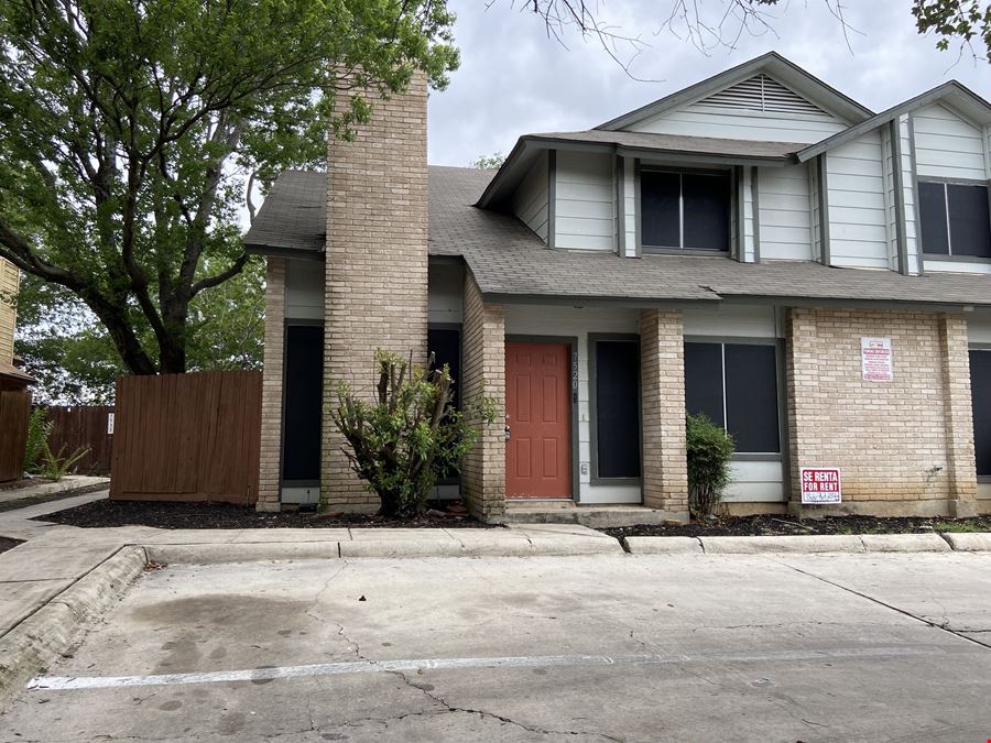 7518 Oak Chase