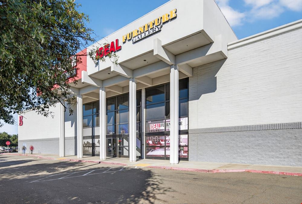 Prime Hanford Mall Retail Anchor Space