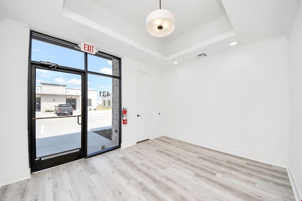 Brand-New Professional Office Condos For Lease at Kingsland Crossing