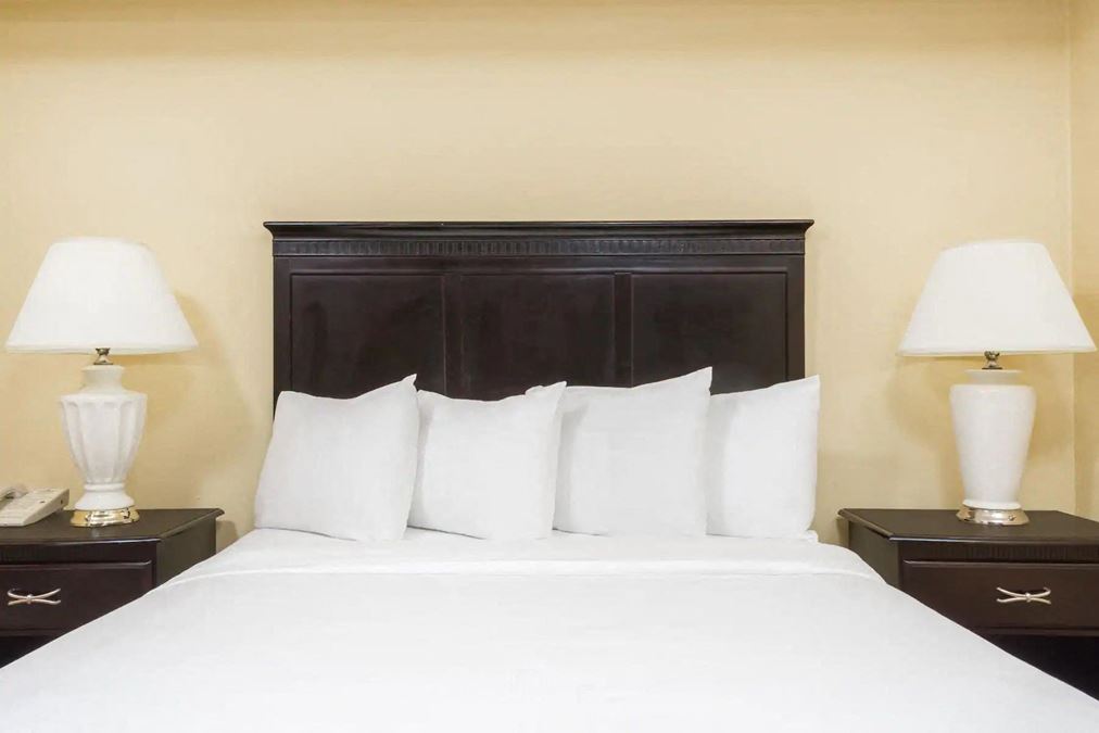 Hawthorn Suites - Columbus, OH