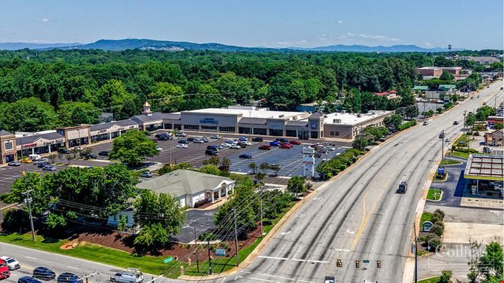 ±0.51 Acre Outparcel with Rare Drive-Thru Opportunity at Signalized Intersection