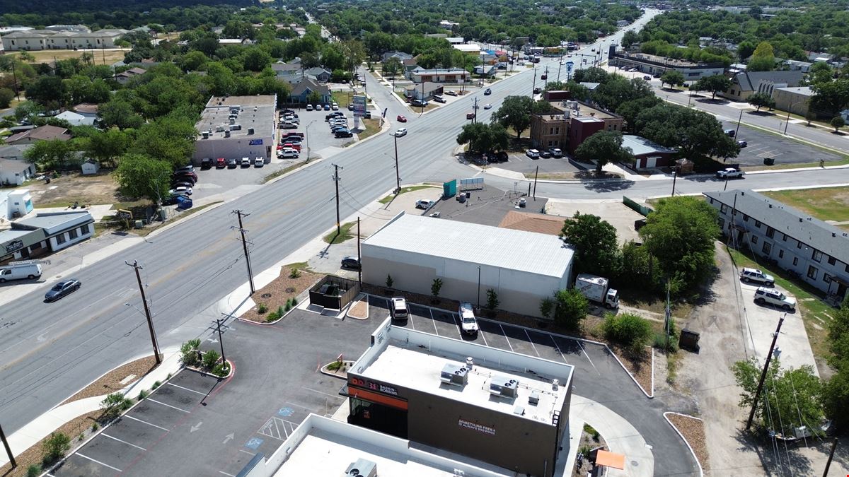 603 Bandera Rd – Corner Income-Producing Restaurant with Redevelopment Upside