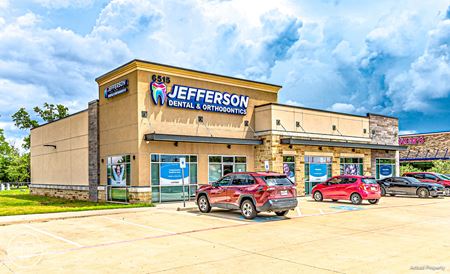 Preview of Retail space for Sale at 6515 Westworth Blvd