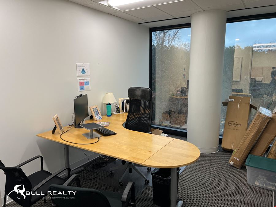 ±2,884 SF Office Space For Sublease