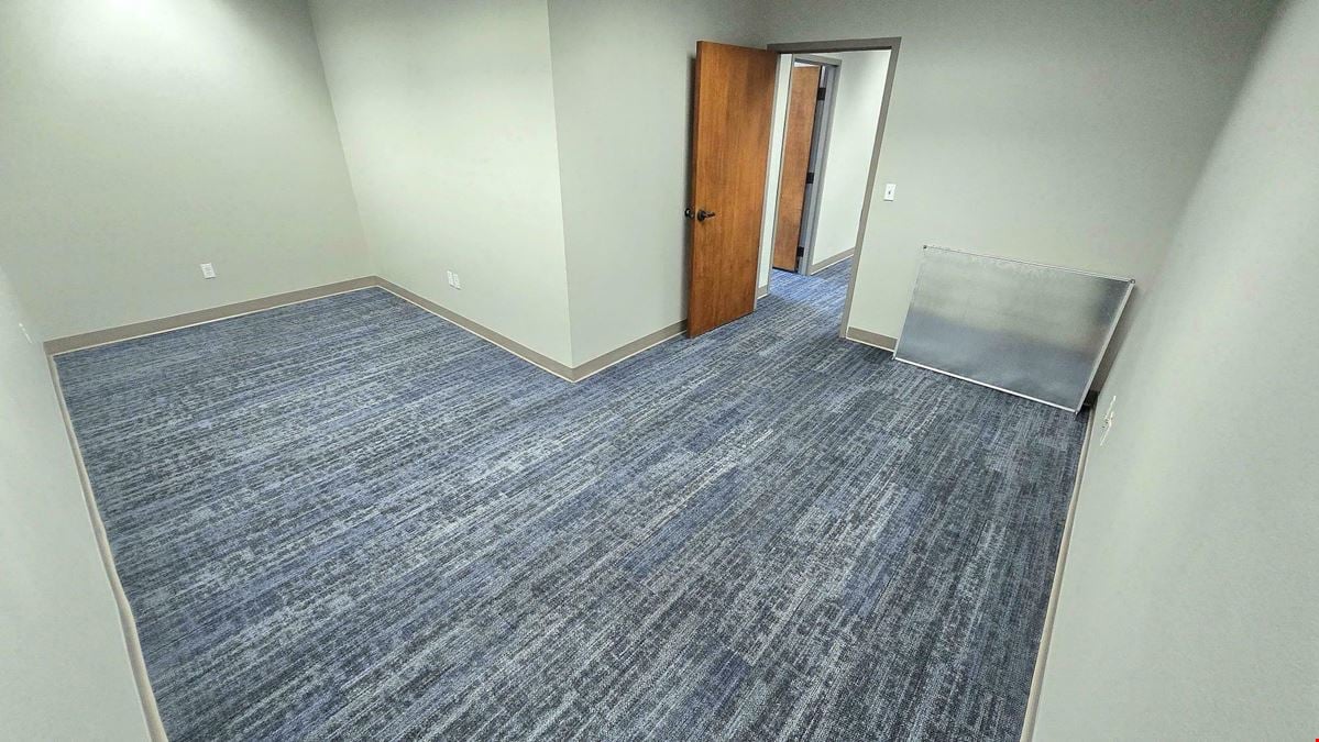 Manatee Ave and Main Street Office Suite!