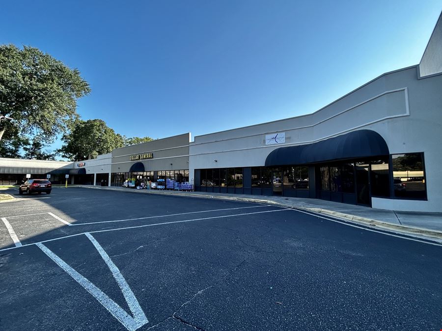 Forest Oaks Plaza