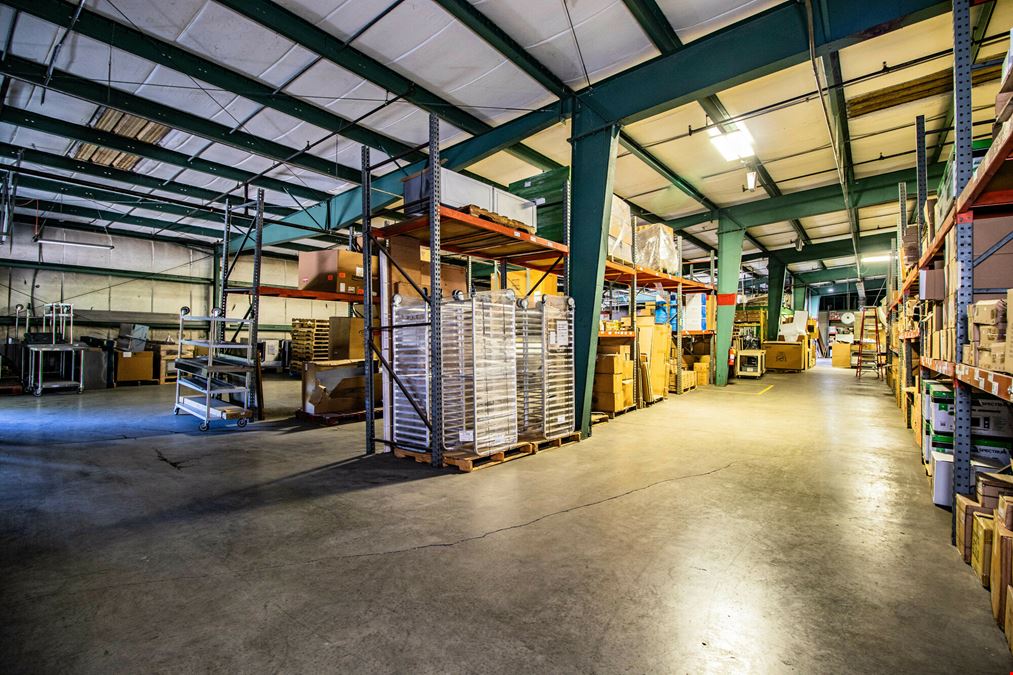 Stand Alone Warehouse Near Polk Parkway