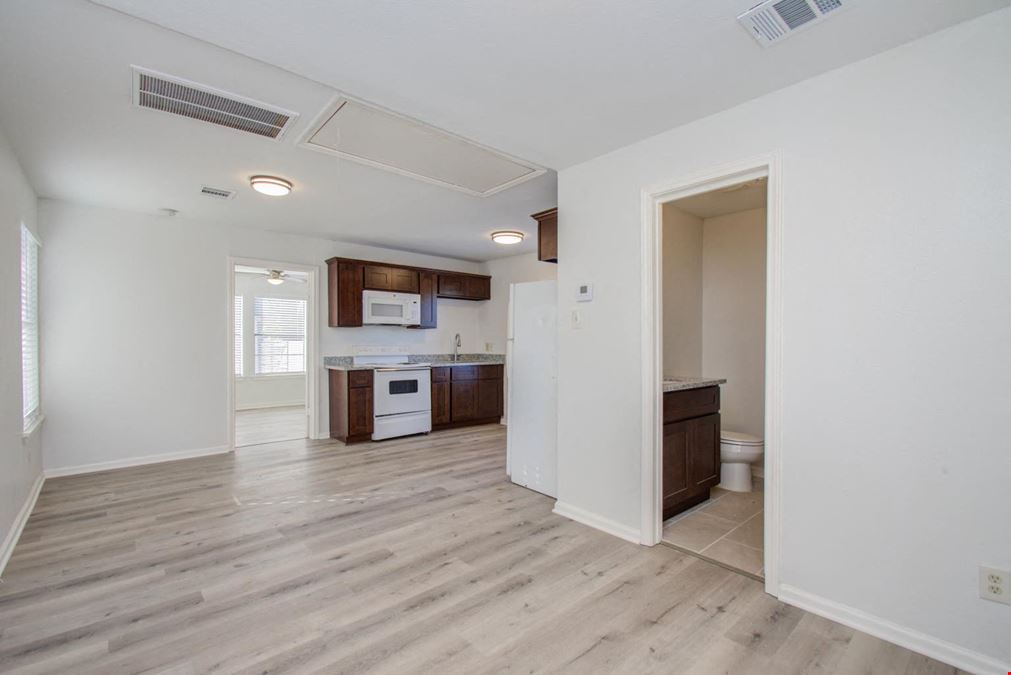 1051 W Little York Rd, Houston, TX 77091