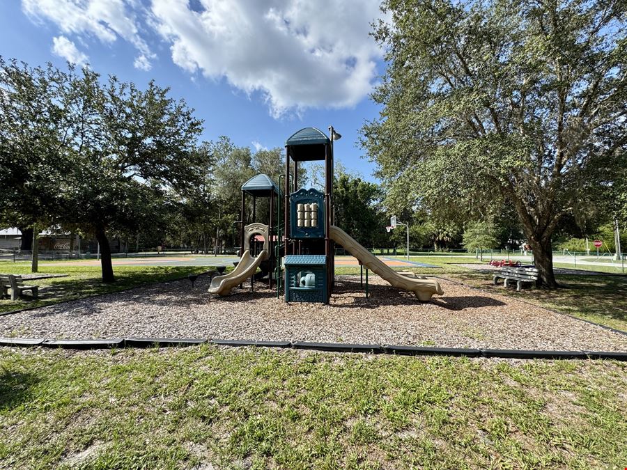 Flex Building With Four Motorized Roll-Up Doors – Micanopy