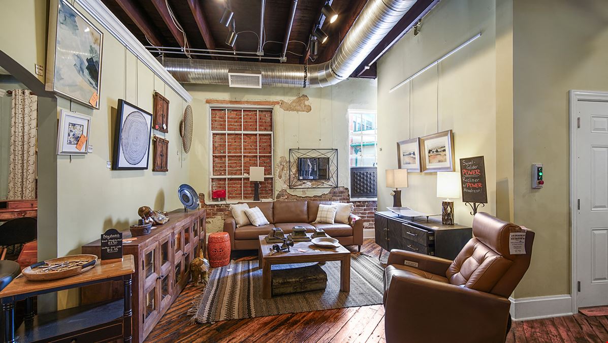 517 E Walnut St, Indianapolis