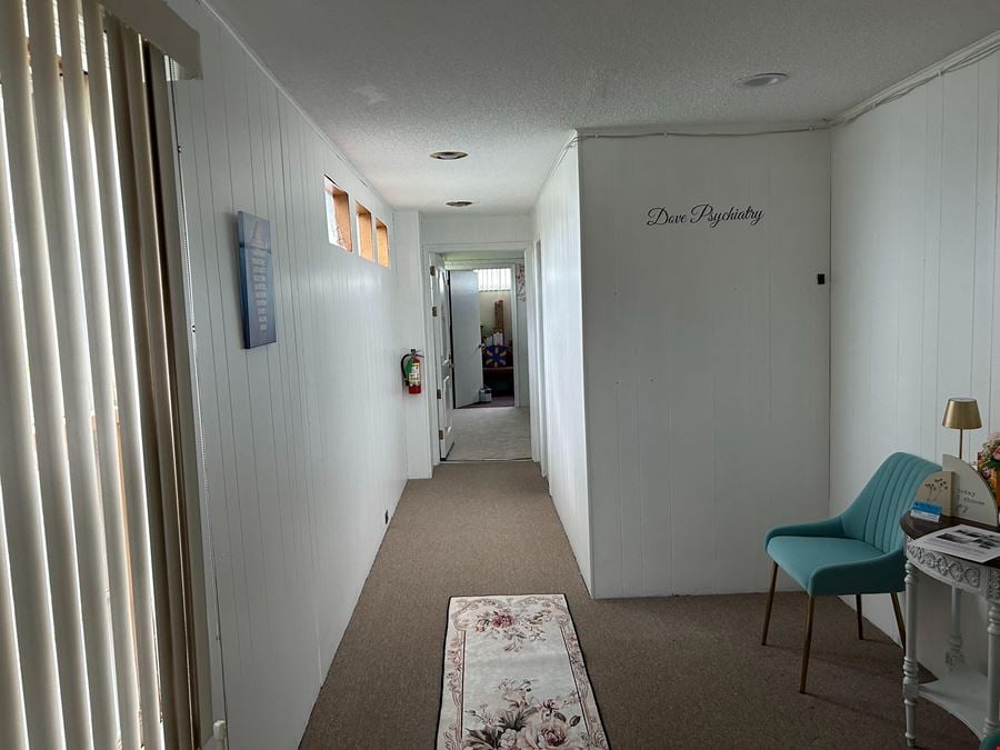 8 Manor Rd