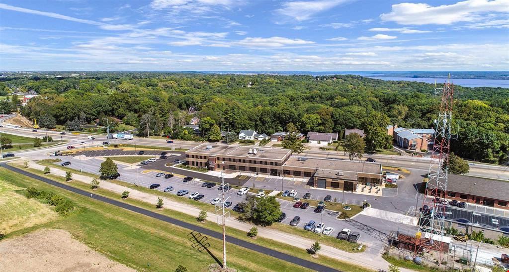 6035 N Knoxville Ave - Suites 103  & 105