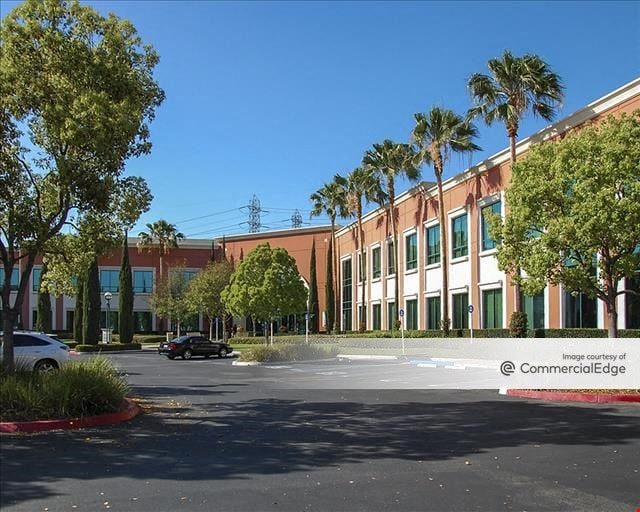 Arena Corporate Center