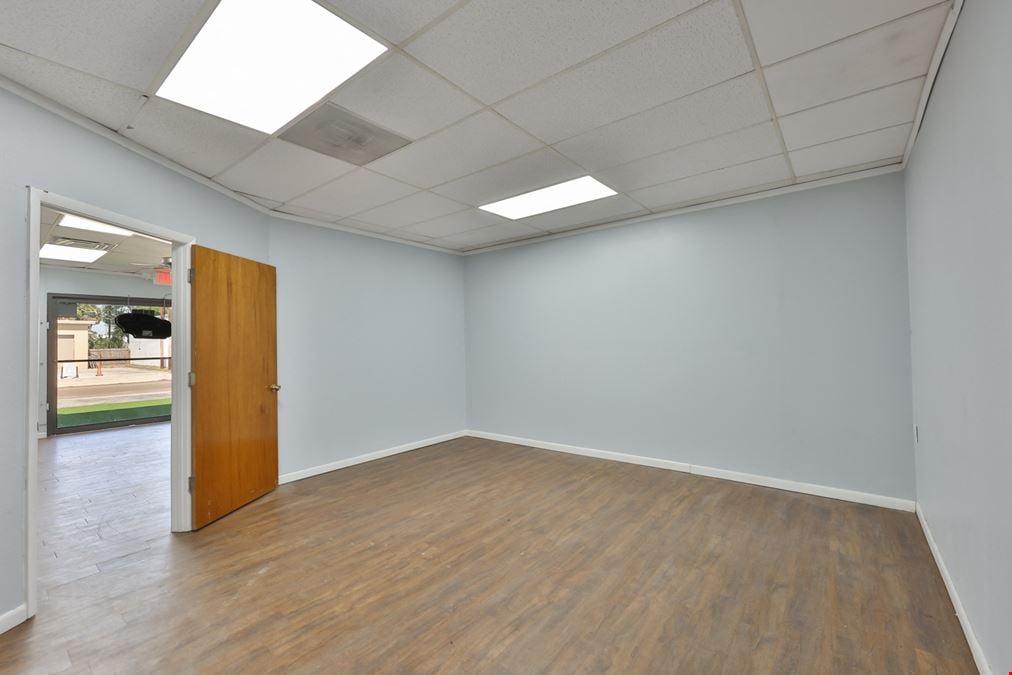 Versatile Showroom | Office| Warehouse in Prime Location!