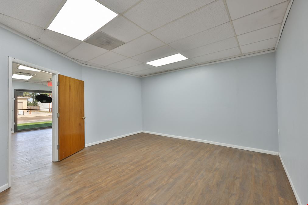 Versatile Showroom | Office| Warehouse in Prime Location!