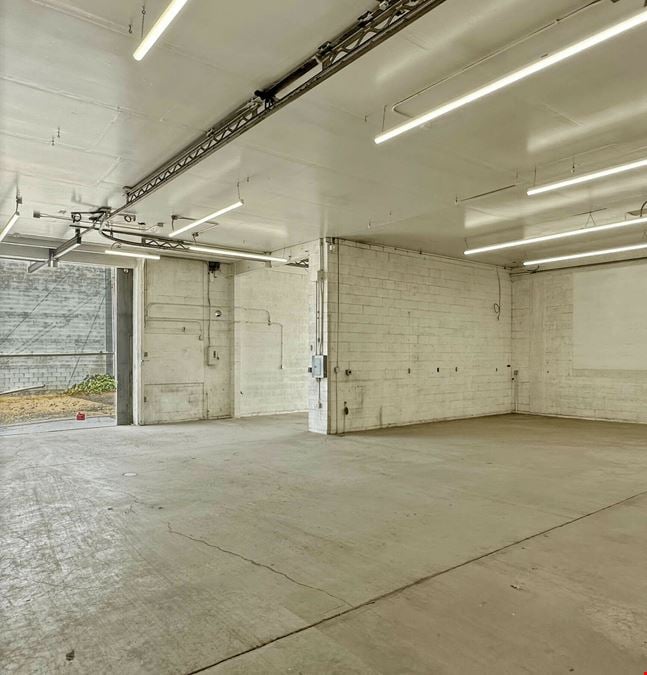 SINGLE-TENANT COMMERCIAL PROPERTY FOR LEASE
