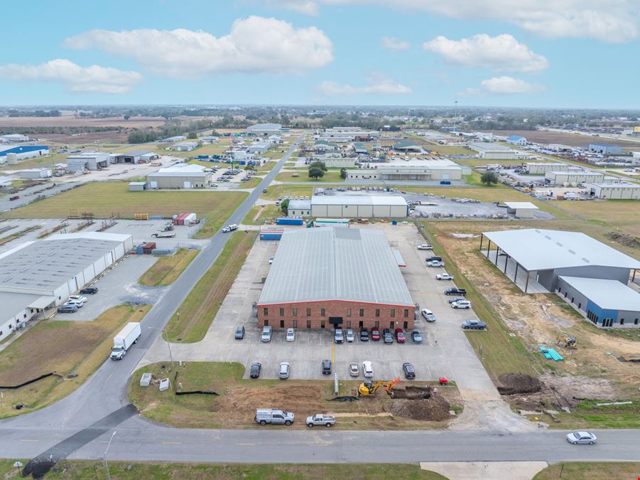 ±32,114 SF Fully Climatized Office/Warehouse