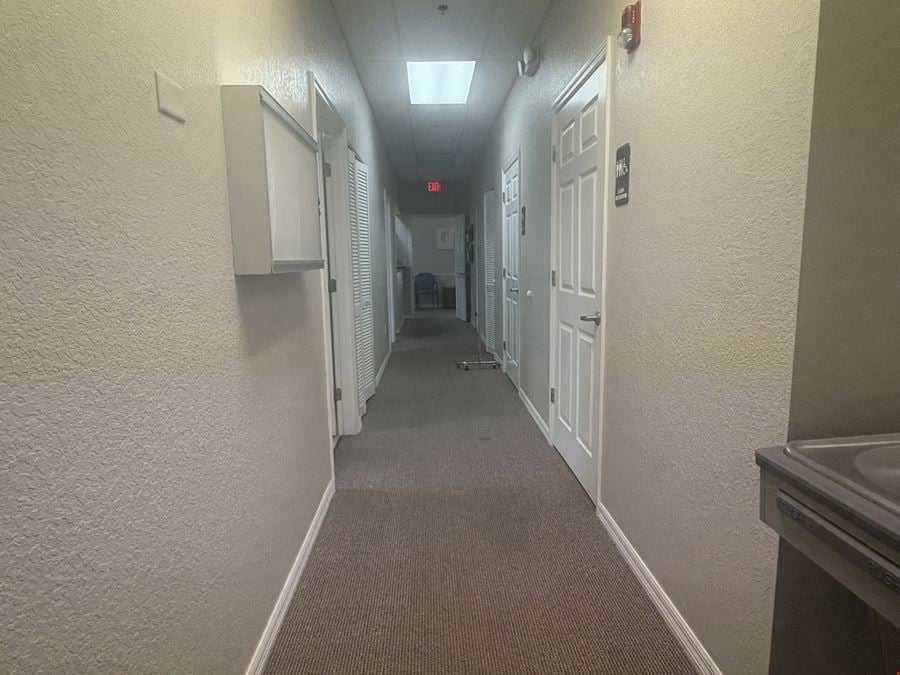 1,450 sf professional office for lease in Venice