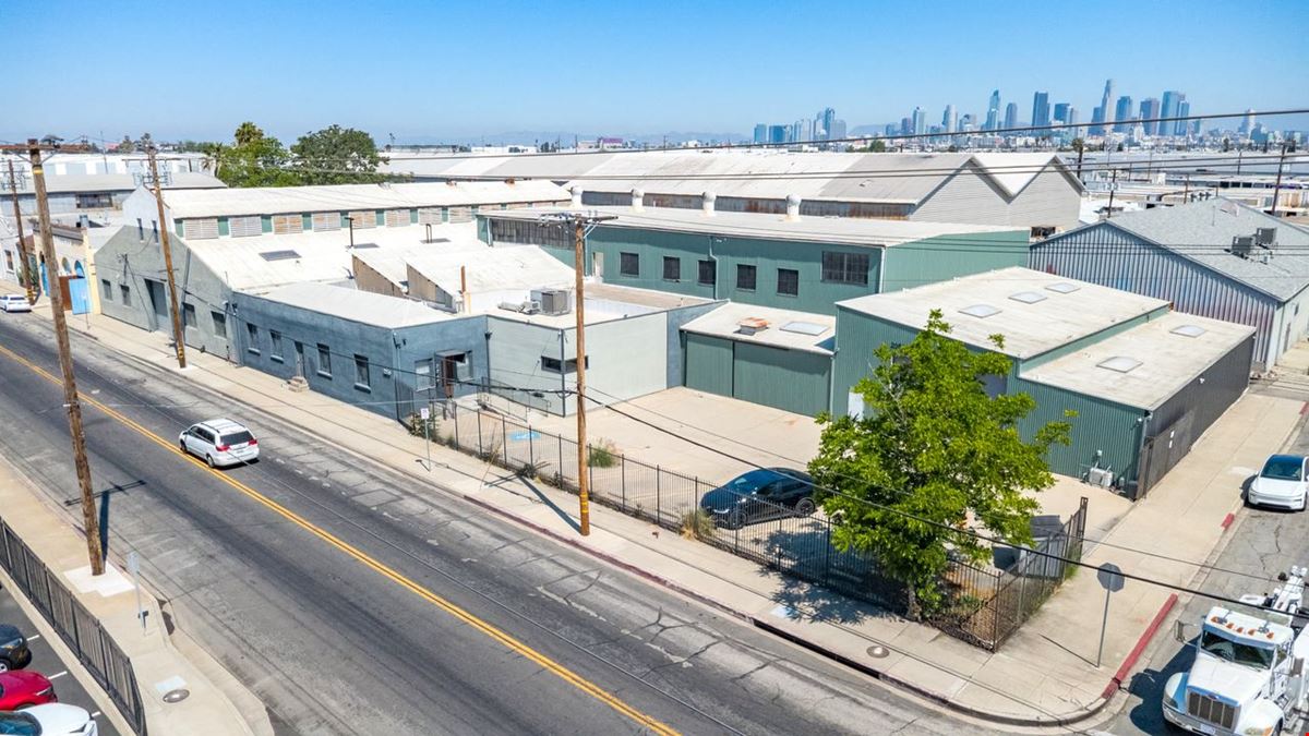 2049-2053 E 38th