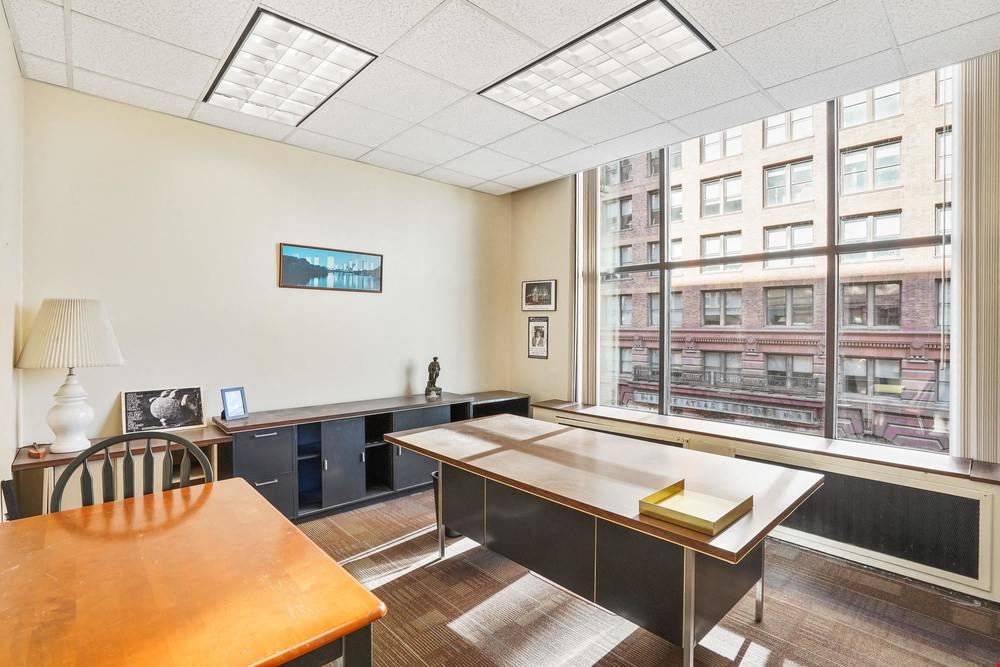 9 E Long St.