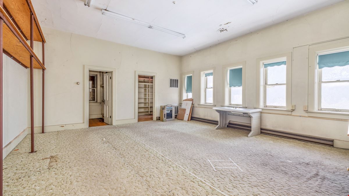300 E. Ludington St.