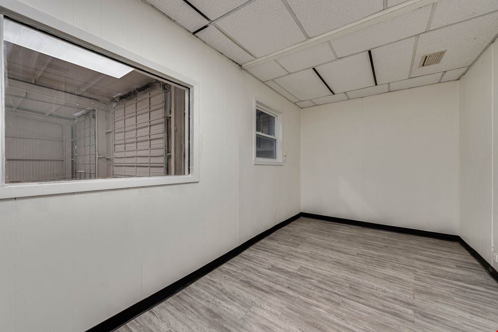 I-20 Frontage Facility w/Wash-Bay