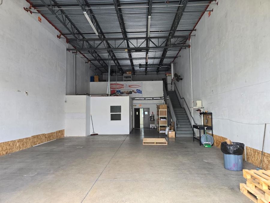 Immediate Occupancy For Lease 2,500SQFT Off/W