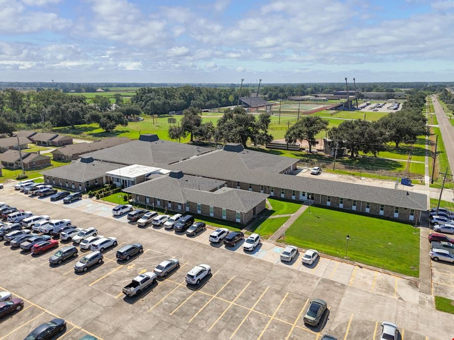 Office Complex on ±3.14 Acres Fully Leased to the State