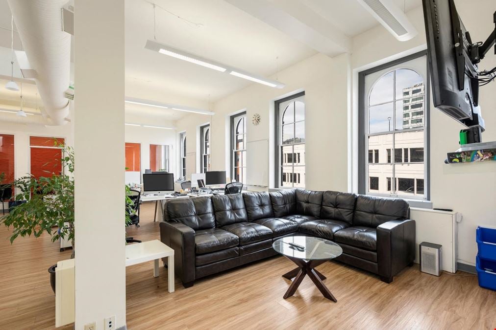 304-733 Johnson Street