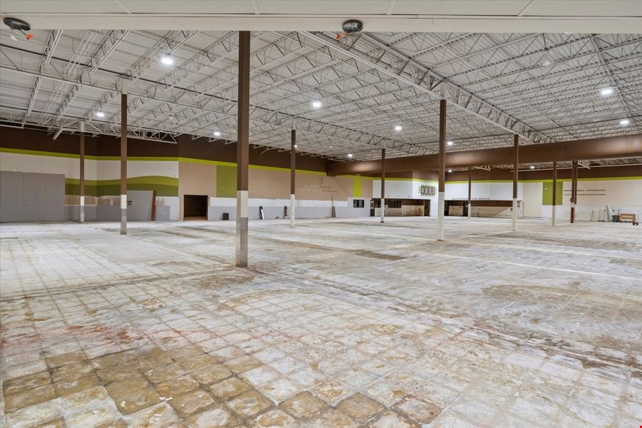67,800 SF Commercial Building with Limitless Potential