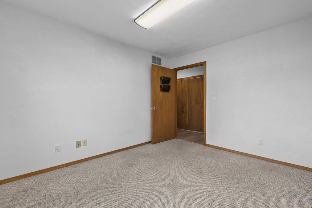 407 W St Joseph St