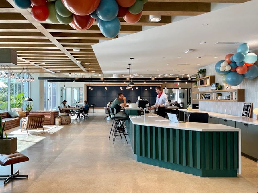 Common Desk - Energy Square