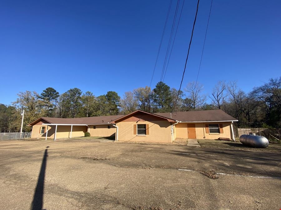 120 Head Start Ln - Former Daycare/School