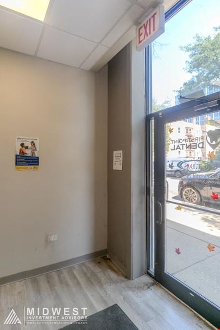 5230 S. Blackstone Ave - | 2,120 SF