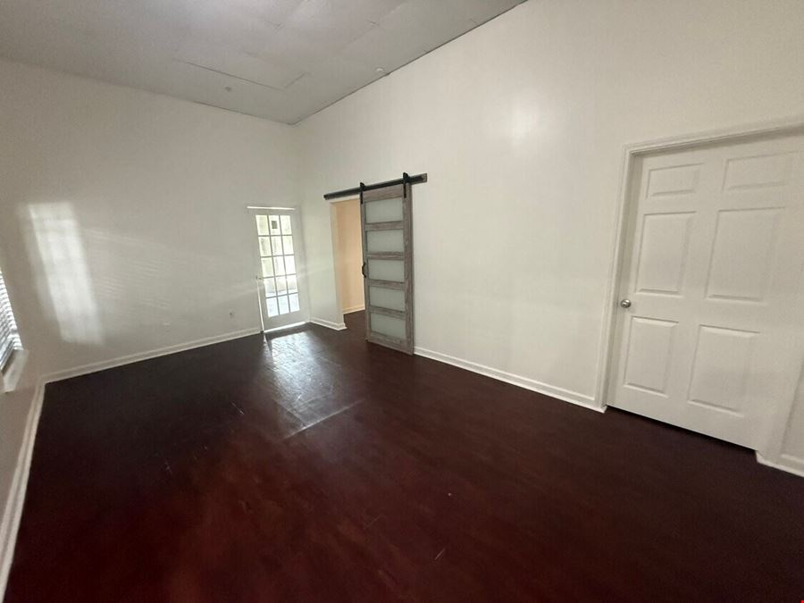 605 Bradford Ave Ste 207