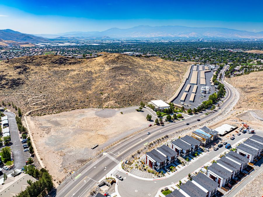 Los Altos Parkway
