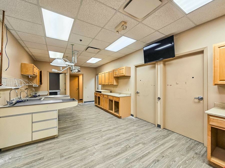 Turnkey Vet Clinic for Lease