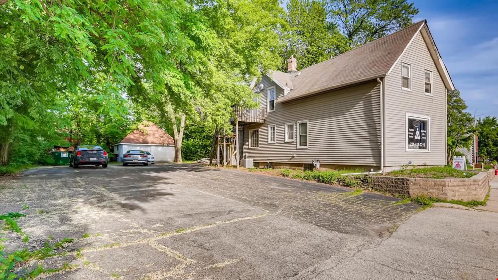 Amazing Visibility, 30,000+ daily street traffic, mixed use property