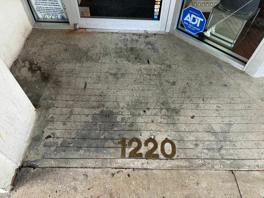 1476 Main St Retail