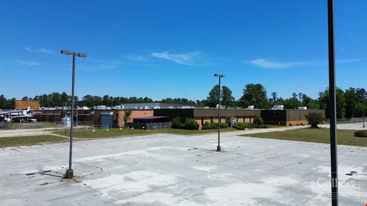 FOR SALE: ± 231,478 SF Industrial Facility | ± 32 Acres
