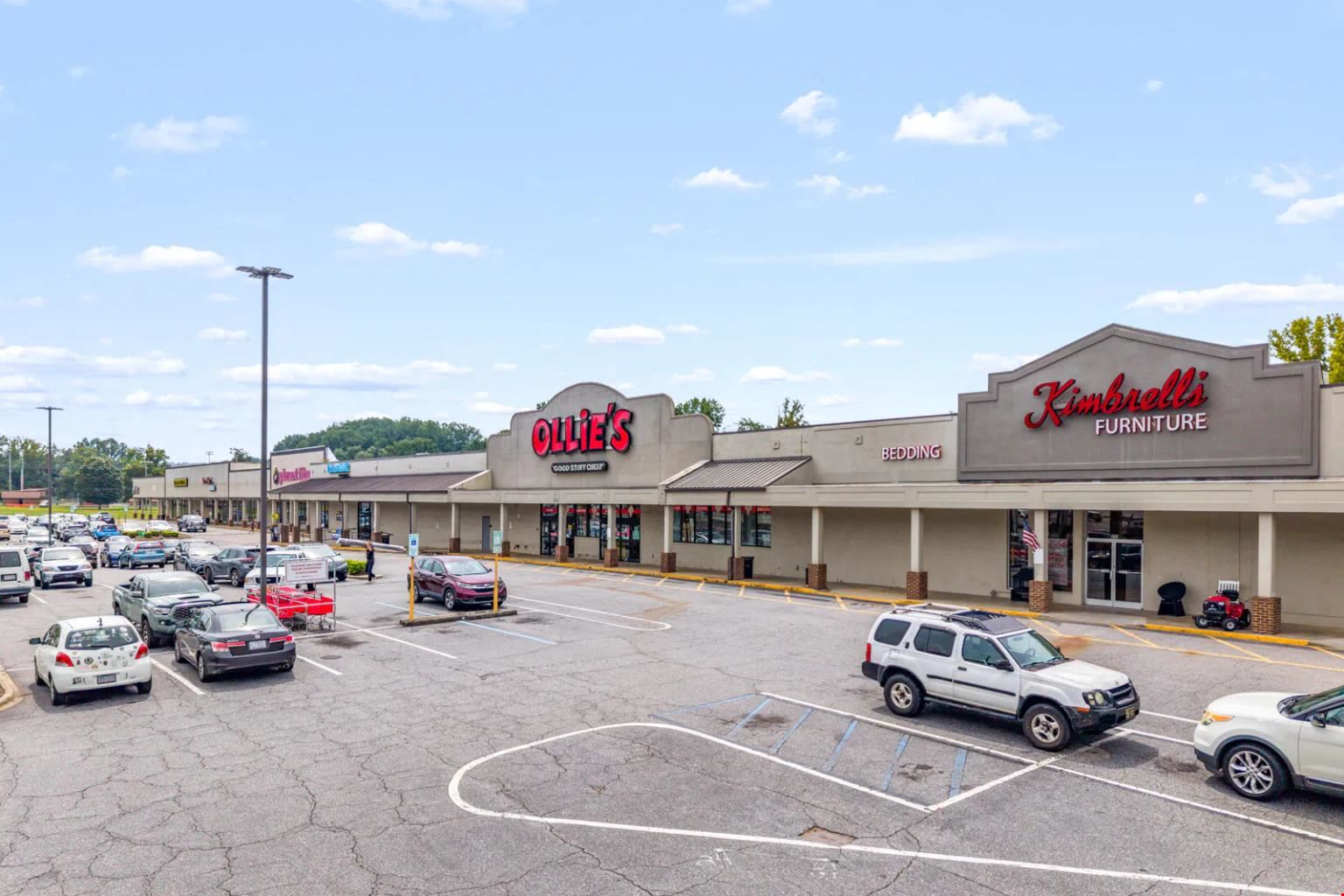 Charlotte CSA Retail Center | $518K NOI | 78% Nationals | 5.8 Yr WALT