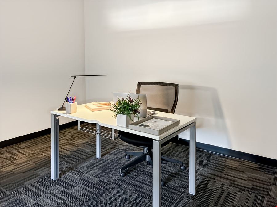 Regus - Phoenix - E Thomas Rd