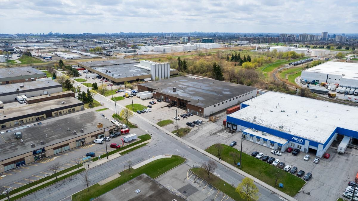 400 Flint Rd, North York, Ontario M3J 2J4