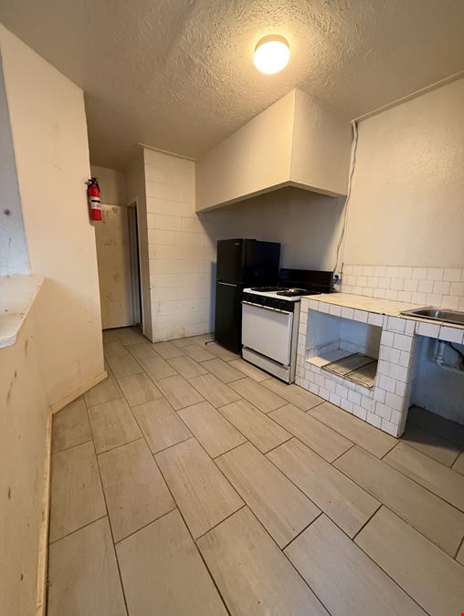 8019 Richards St, Houston, TX 77029: MULTI-TENANT, (6) UNITS